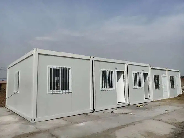 為什么在工地上常常能夠見(jiàn)到打包箱房？